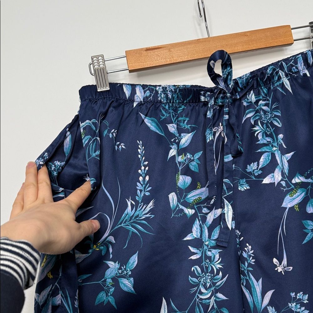Flora by Flora Nikrooz Floral Navy Blue Short Sleeve Pajama Set Size Large - Picture 10 of 12